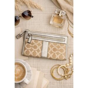 Coach Julia Op Art  Canvas Wristlet Beige Silver Zip Clutch Wallet Pouch